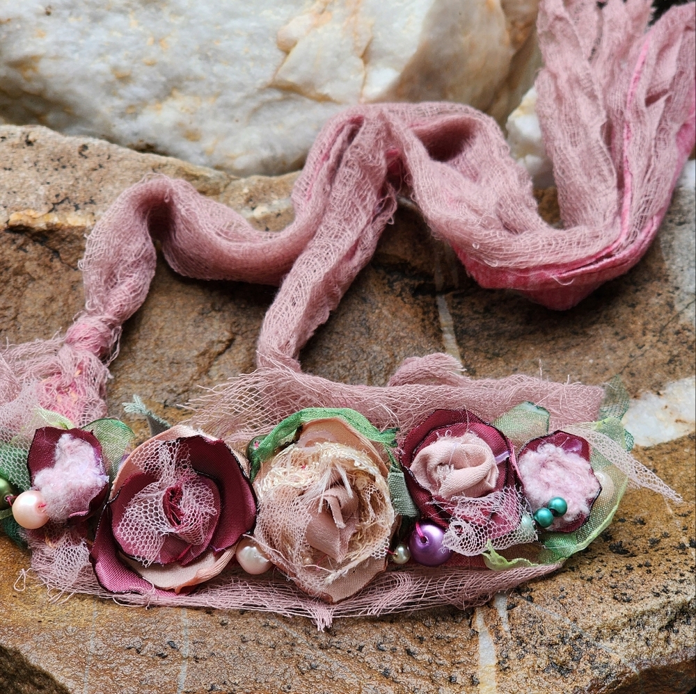SOLD OUT✅ Victorian Jabot Boho Shabby camelia/flower/Rose Pearl Edwardian - Picture 1 of 14